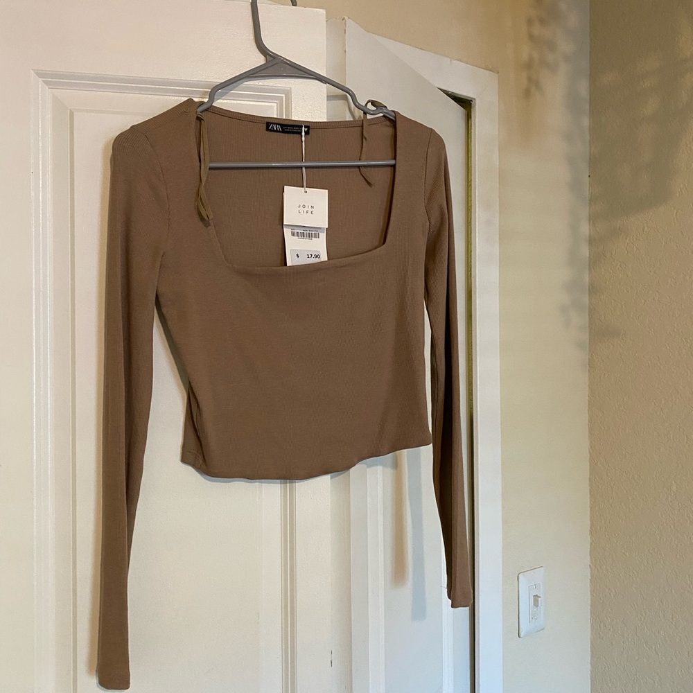 Long Sleeve Scoop Neck Crop